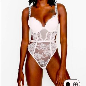 😈😈😈😈😈💕💕💕💕💕White thong back teddy Victoria’s Secret